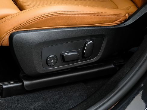 Used 2025 BMW X4 xDrive30i image 36