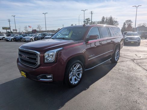 Used 2017 GMC Yukon XL SLT w/ Premium Edition image 4