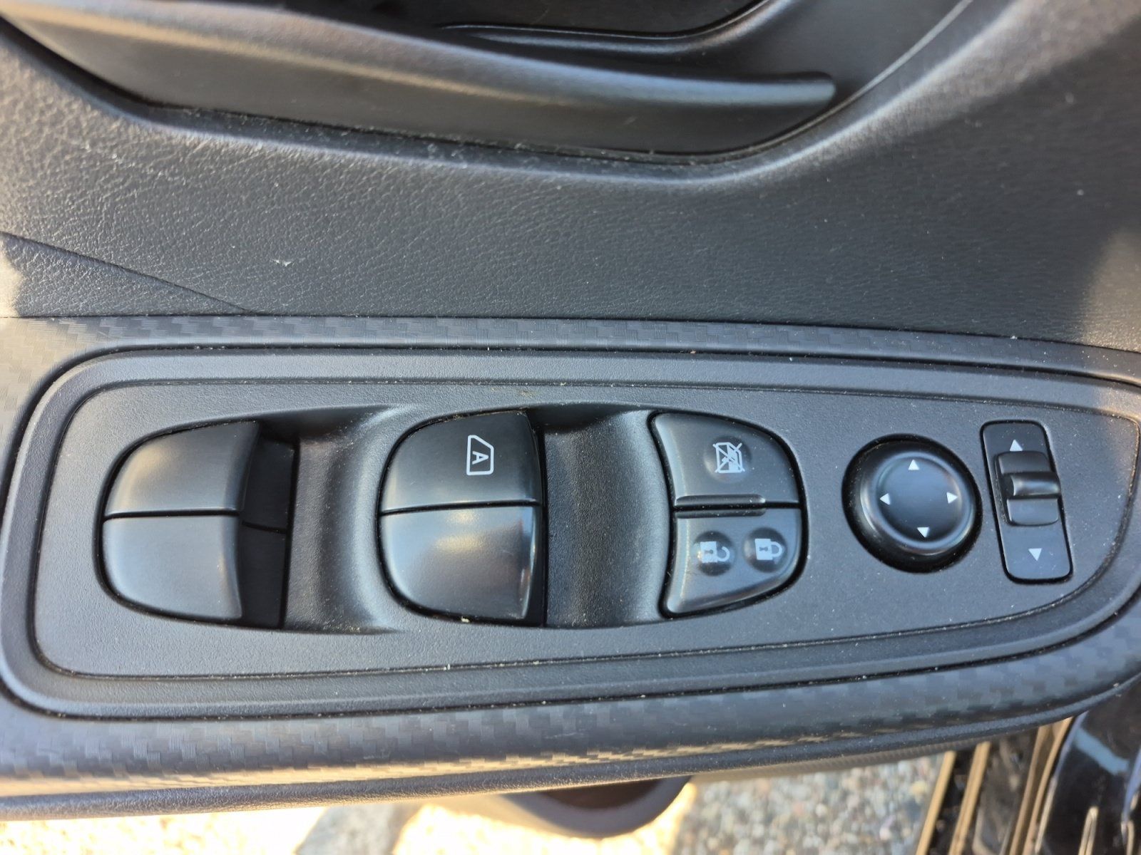 Used 2025 Nissan Versa S FWD image 15