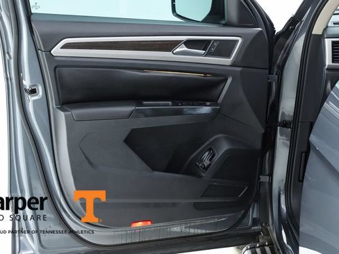 Used 2018 Volkswagen Atlas SEL AWD/4WD image 18