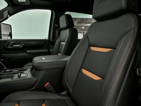 New 2026 GMC Sierra 2500 AT4 w/ AT4 Premium Plus Package image 7