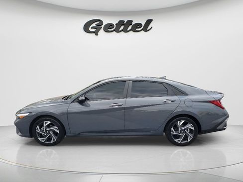 Used 2025 Hyundai Elantra SEL FWD image 8