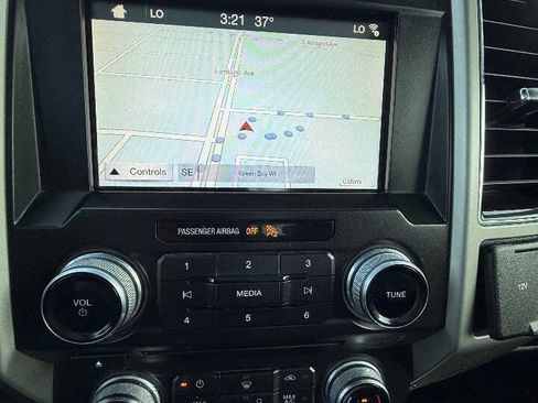 Used 2018 Ford F150 Lariat w/ Equipment Group 501A Mid image 27