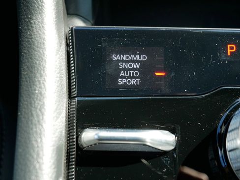 Certified 2025 Jeep Grand Cherokee L Limited w/ Luxury Tech Group II image 51