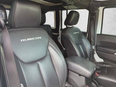 Used 2017 Jeep Wrangler Unlimited Rubicon w/ Cold Weather Group AWD/4WD image 25