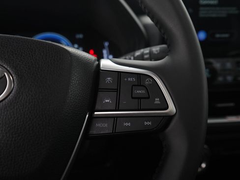Used 2025 Toyota Grand Highlander AWD Hybrid image 28