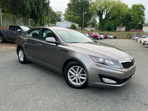 Used 2012 Kia Optima LX w/ Convenience Pkg FWD image 1