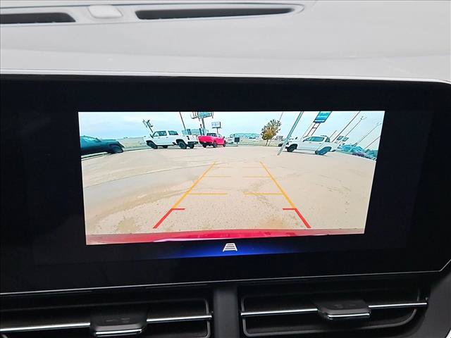 Used 2024 Chevrolet Trax RS w/ Sunroof Package FWD image 13
