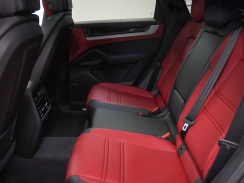 New 2025 Porsche Cayenne S image 18