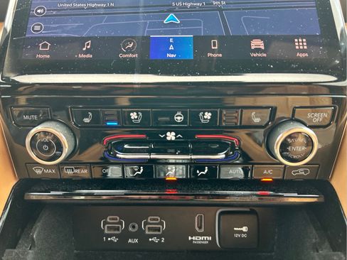 Certified 2022 Jeep Grand Cherokee Summit AWD/4WD image 31