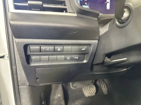 Used 2023 Mitsubishi Outlander SE image 19