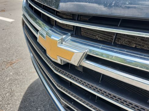 Used 2020 Chevrolet Traverse LT w/ LT Premium Package FWD image 24