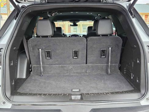 Used 2023 Chevrolet Traverse LT image 34