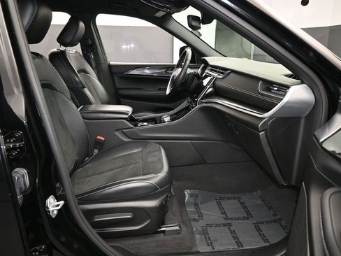 Used 2021 Jeep Grand Cherokee L Laredo image 46