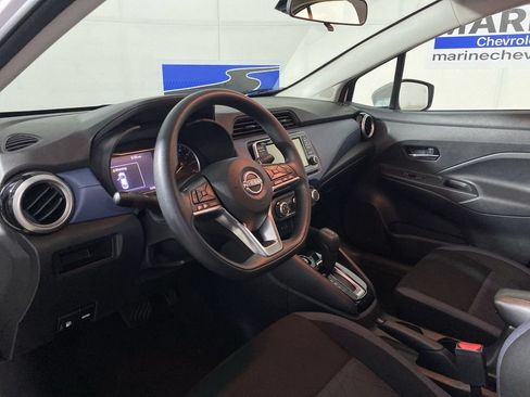 Used 2025 Nissan Versa SV FWD image 15