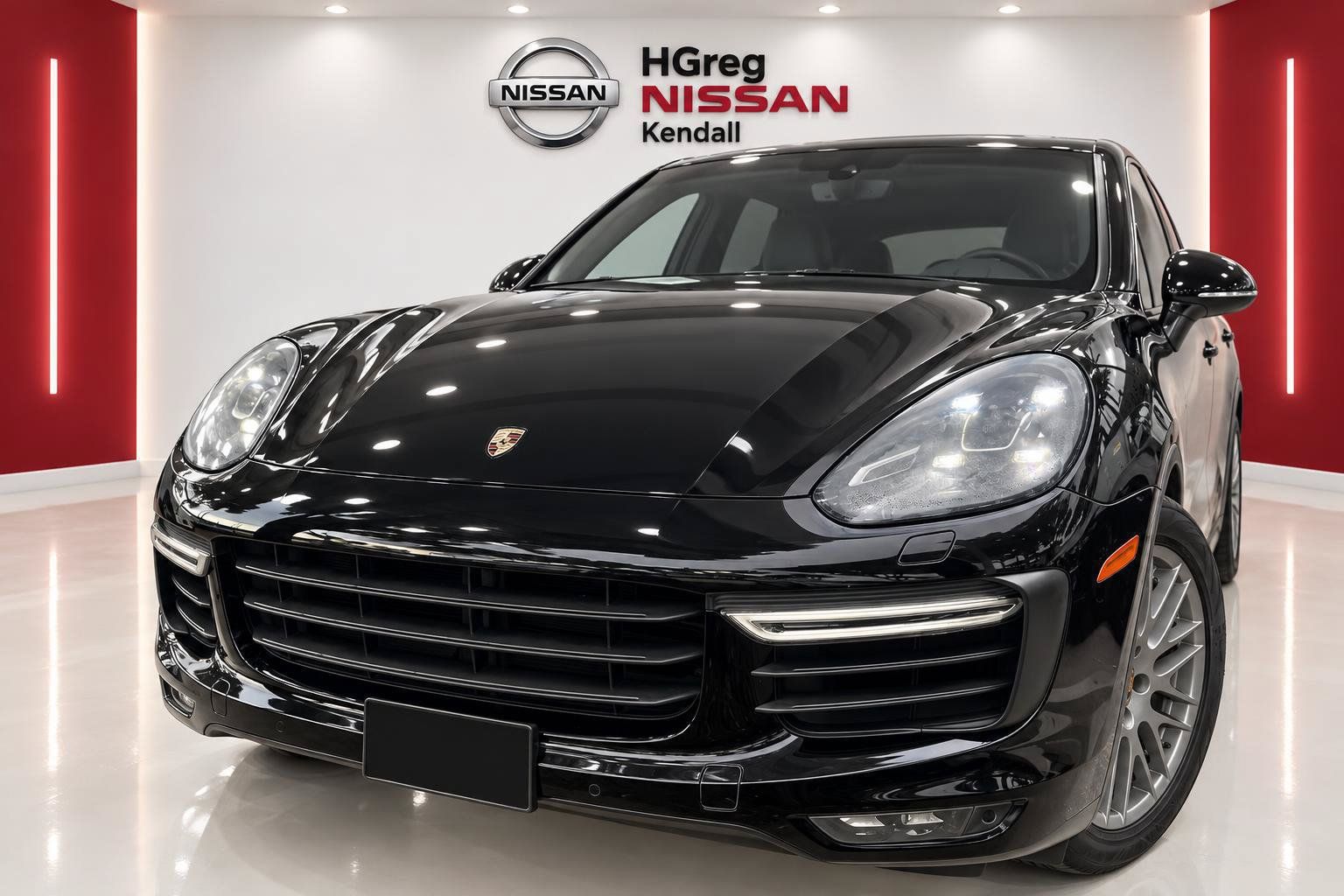 Used 2015 Porsche Cayenne Turbo AWD/4WD image 5