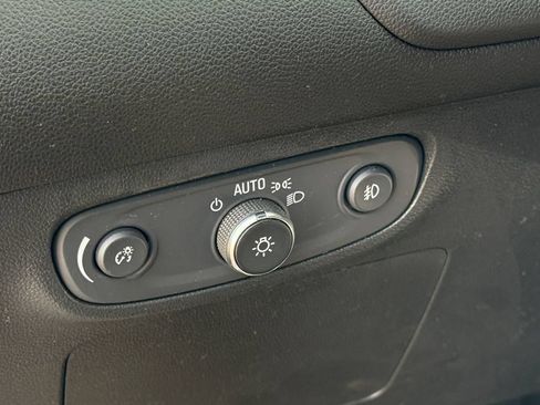 Used 2020 Buick Encore GX Preferred w/ Cold Weather Comfort Package AWD/4WD image 18