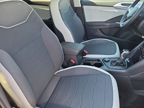 New 2025 Volkswagen Taos SE AWD/4WD image 23