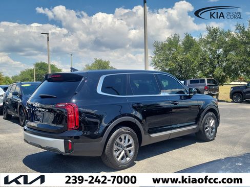 Certified 2023 Kia Telluride LX FWD image 7
