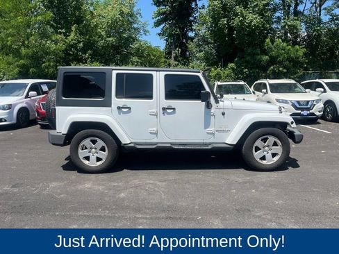 Used 2012 Jeep Wrangler Unlimited Sahara w/ Connectivity Group AWD/4WD image 8