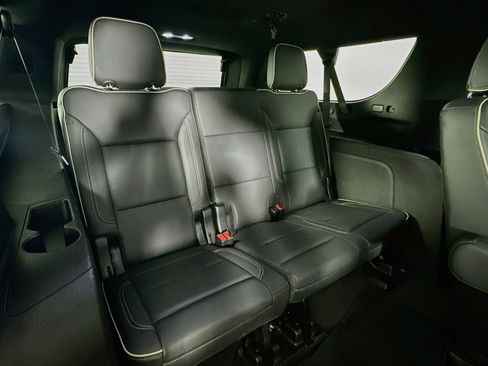 Used 2022 GMC Yukon XL SLT w/ SLT Premium Package AWD/4WD image 28