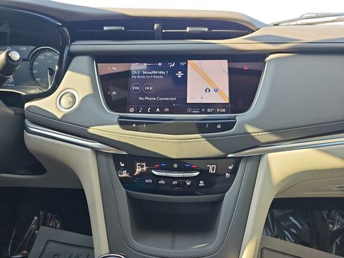 Used 2022 Cadillac XT5 Premium Luxury w/ LPO, Floor Liner Package FWD image 17