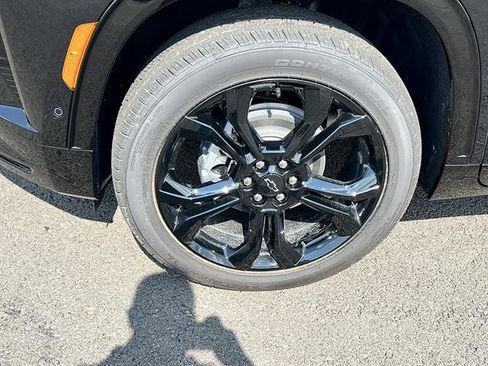 New 2027 Chevrolet Traverse RS w/ LPO, Floor Liner Package AWD/4WD image 10