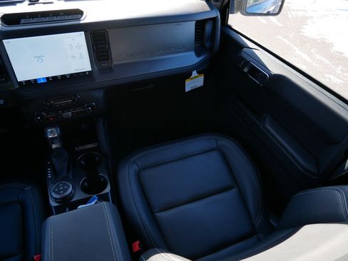 Used 2025 Ford Bronco Big Bend w/ Black Diamond Package image 11