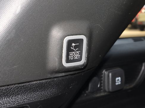 Used 2023 Jeep Grand Cherokee Altitude image 19