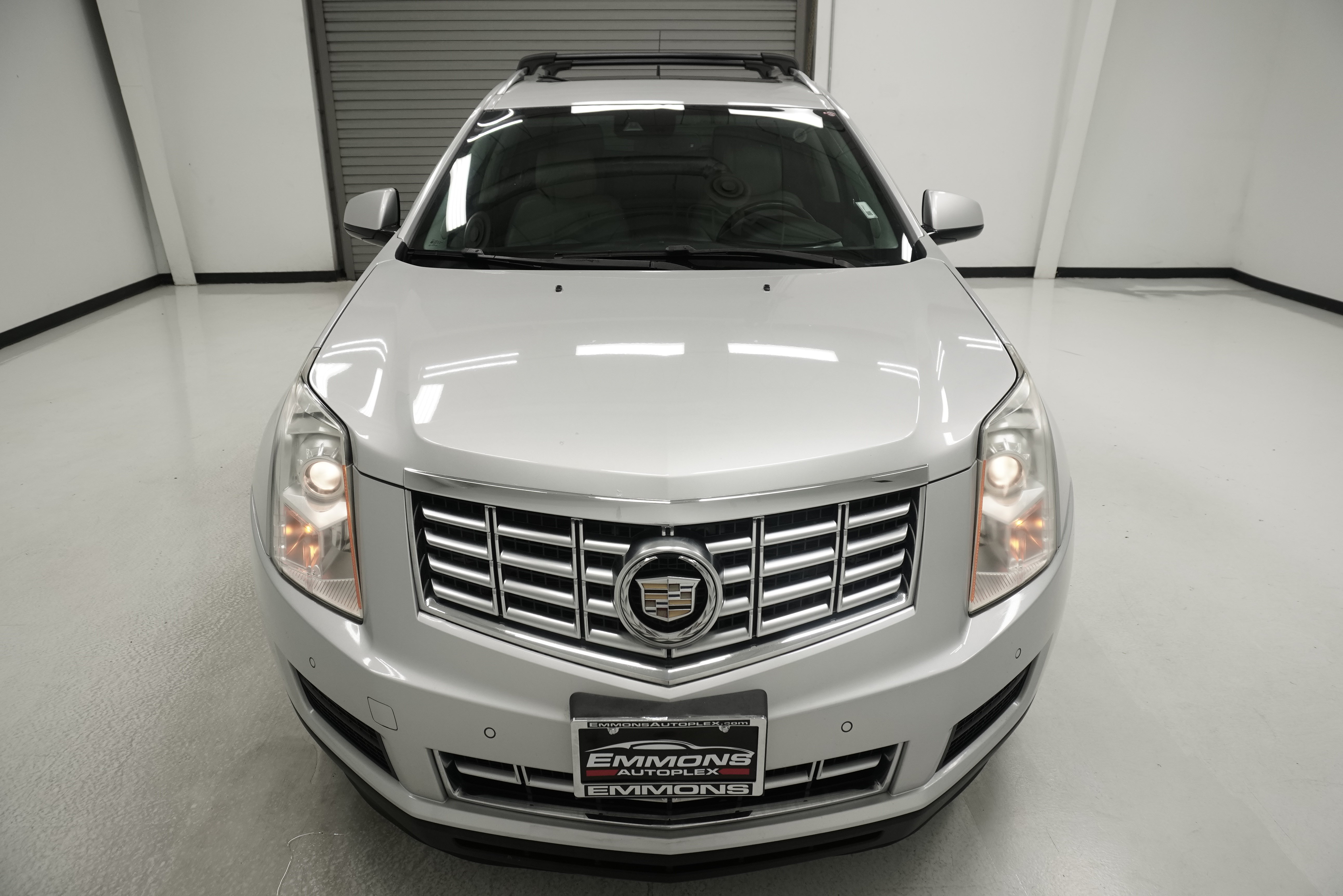Used 2014 Cadillac SRX Luxury w/ Driver Awareness Package FWD image 2