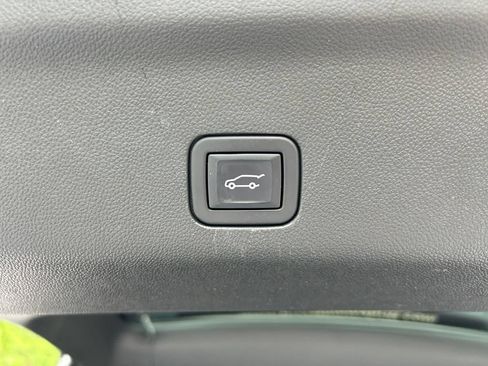 Used 2023 GMC Yukon Denali AWD/4WD image 45