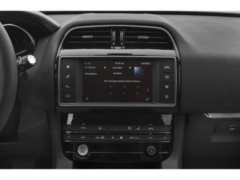 Used 2019 Jaguar F-PACE AWD/4WD image 10