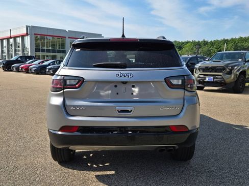Used 2022 Jeep Compass Limited w/ Elite Group AWD/4WD image 4