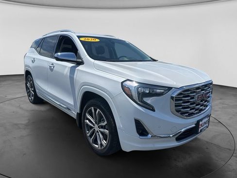 Used 2020 GMC Terrain Denali w/ Denali Premium Package AWD/4WD image 2