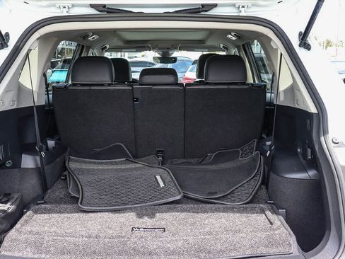 Used 2023 Volkswagen Tiguan SE w/ Panoramic Sunroof Package image 22