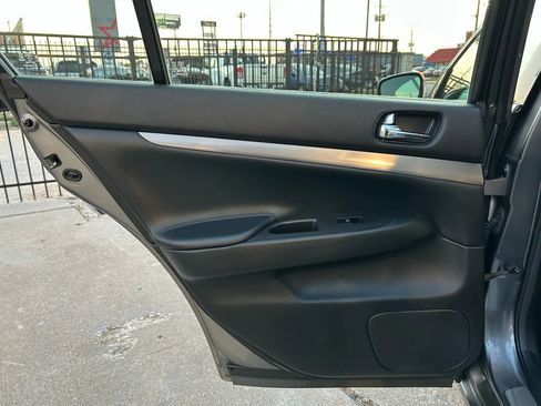 Used 2012 INFINITI G37 Journey w/ Premium Pkg image 17