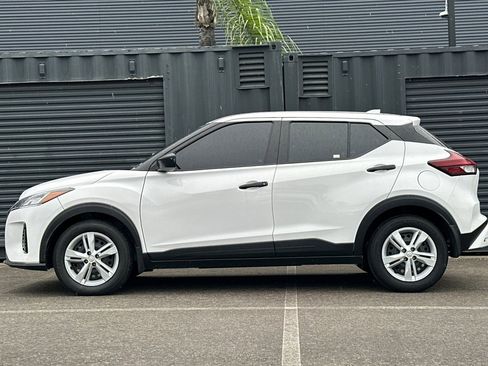 Used 2023 Nissan Kicks S image 2