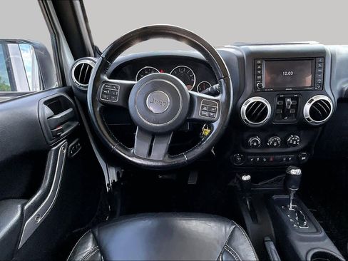 Used 2013 Jeep Wrangler Unlimited Sahara w/ Connectivity Group AWD/4WD image 6