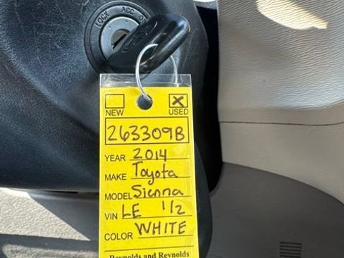Used 2014 Toyota Sienna LE FWD image 18