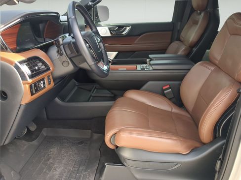 Used 2024 Lincoln Navigator Reserve AWD/4WD image 11