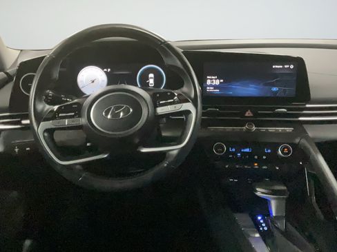 Used 2023 Hyundai Elantra SEL w/ Convenience Package FWD image 18