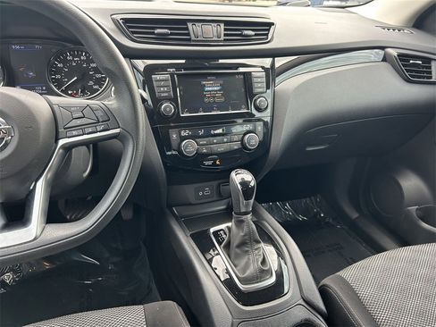 Used 2020 Nissan Rogue Sport SV image 17