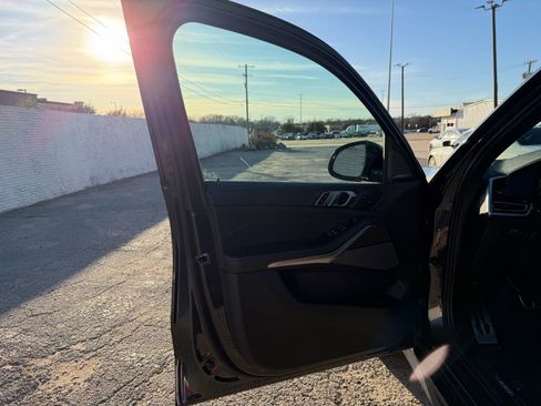 Used 2022 BMW X5 M50i w/ Premium Package image 21