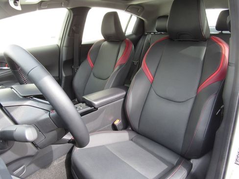 Used 2024 Toyota Prius Prime FWD image 12