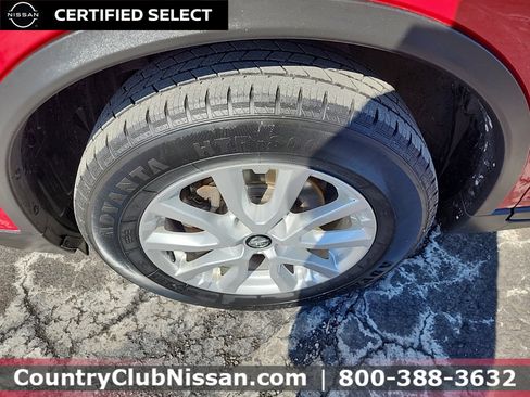 Certified 2017 Nissan Rogue SV w/ SV Premium Package image 34