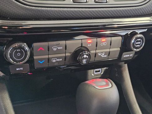 New 2026 Jeep Compass Latitude image 21