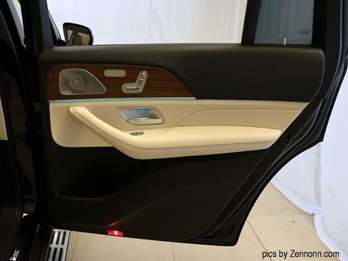 Used 2023 Mercedes-Benz GLS 450 4MATIC image 36