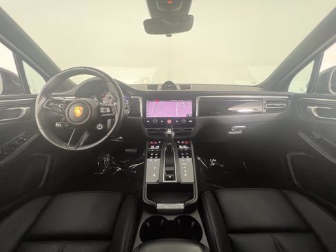 Certified 2026 Porsche Macan AWD/4WD image 13