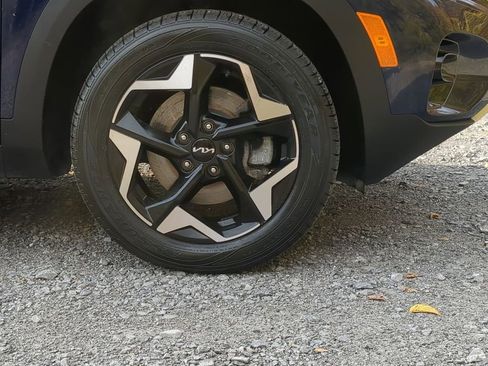 Used 2024 Kia Seltos EX image 10