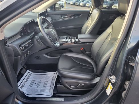 Certified 2022 Lincoln Nautilus AWD w/ Premium Package image 5